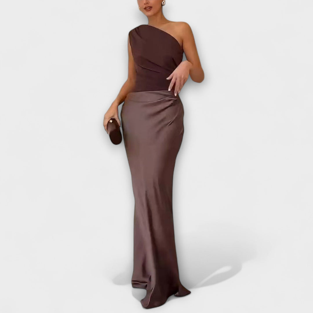Elegantne maxi obleke z enim naramnicom in naborki