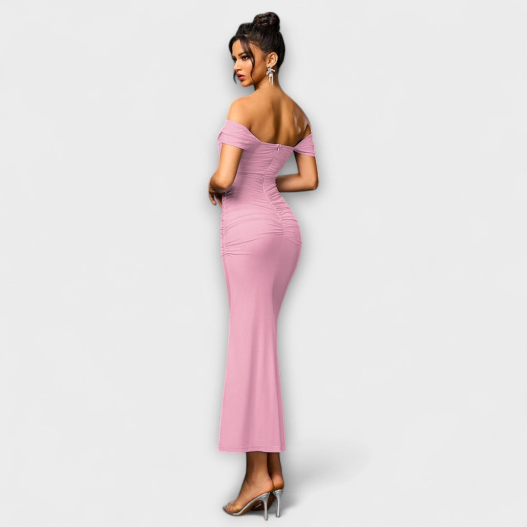 Ione - Bodycon obleka z odprtimi rameni in nabiranjem