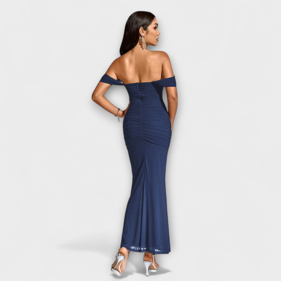 Ione - Bodycon obleka z odprtimi rameni in nabiranjem