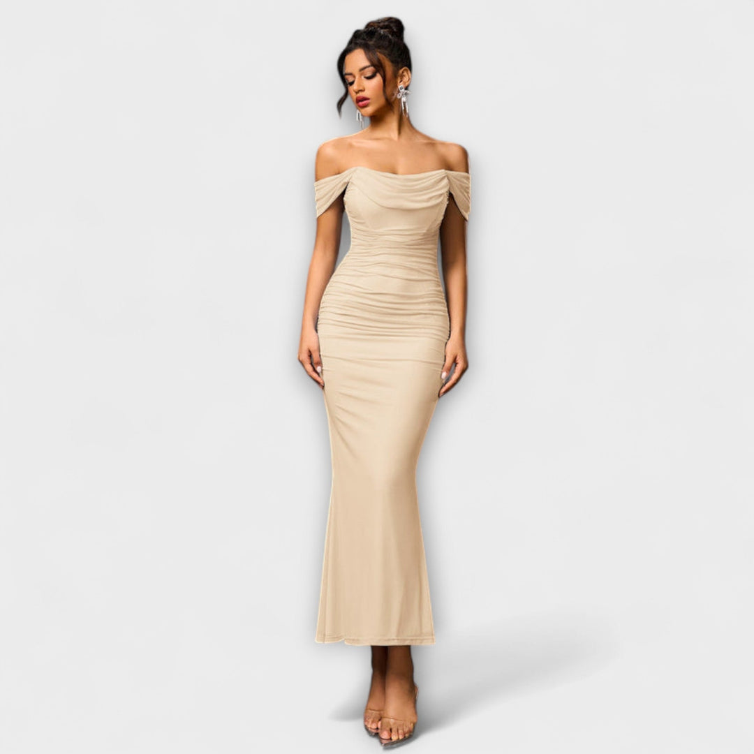 Ione - Bodycon obleka z odprtimi rameni in nabiranjem