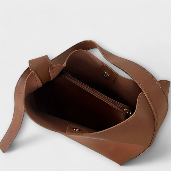 Cécile. – Elegantna usnjena torba čez ramo